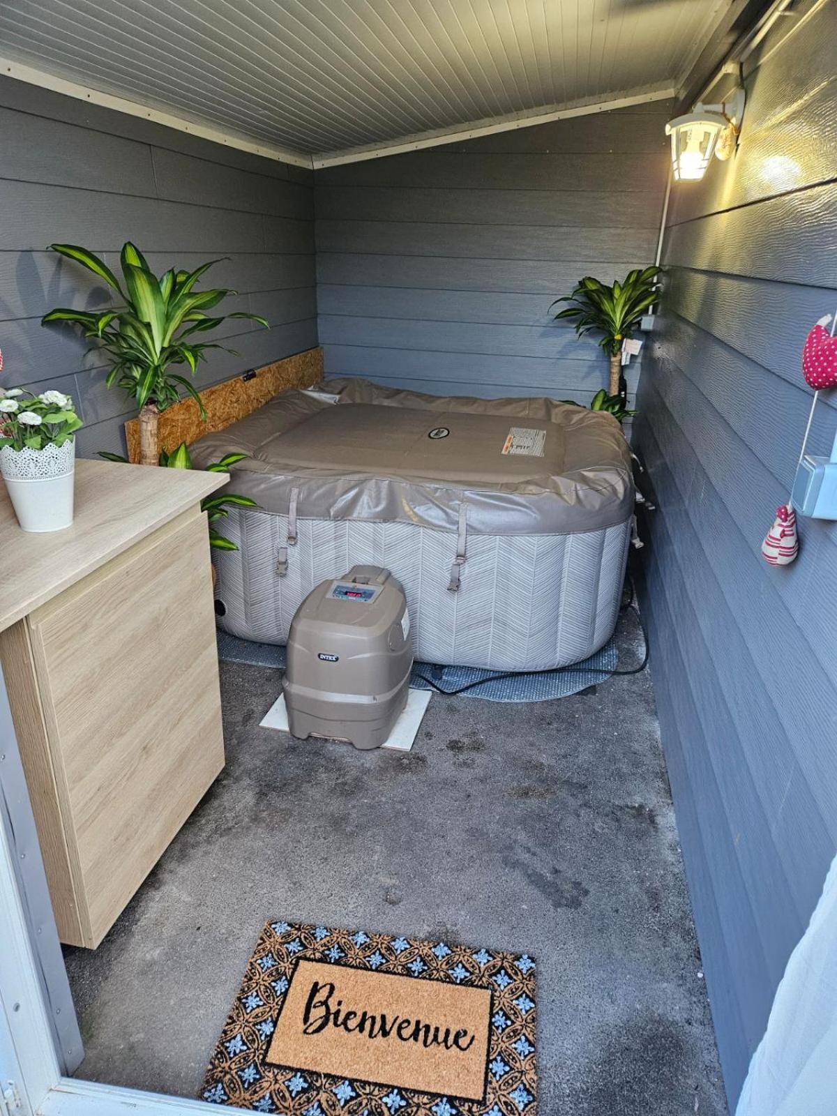 Cosy Maison 3 Chambres Honfleur Jardin, Parking Prive Et Jacuzzi Exterior photo