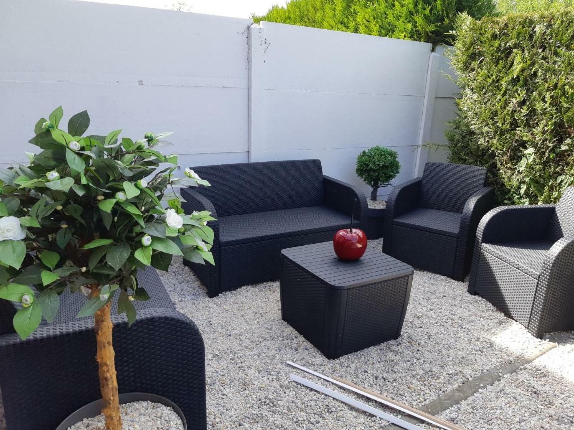 Cosy Maison 3 Chambres Honfleur Jardin, Parking Prive Et Jacuzzi Exterior photo